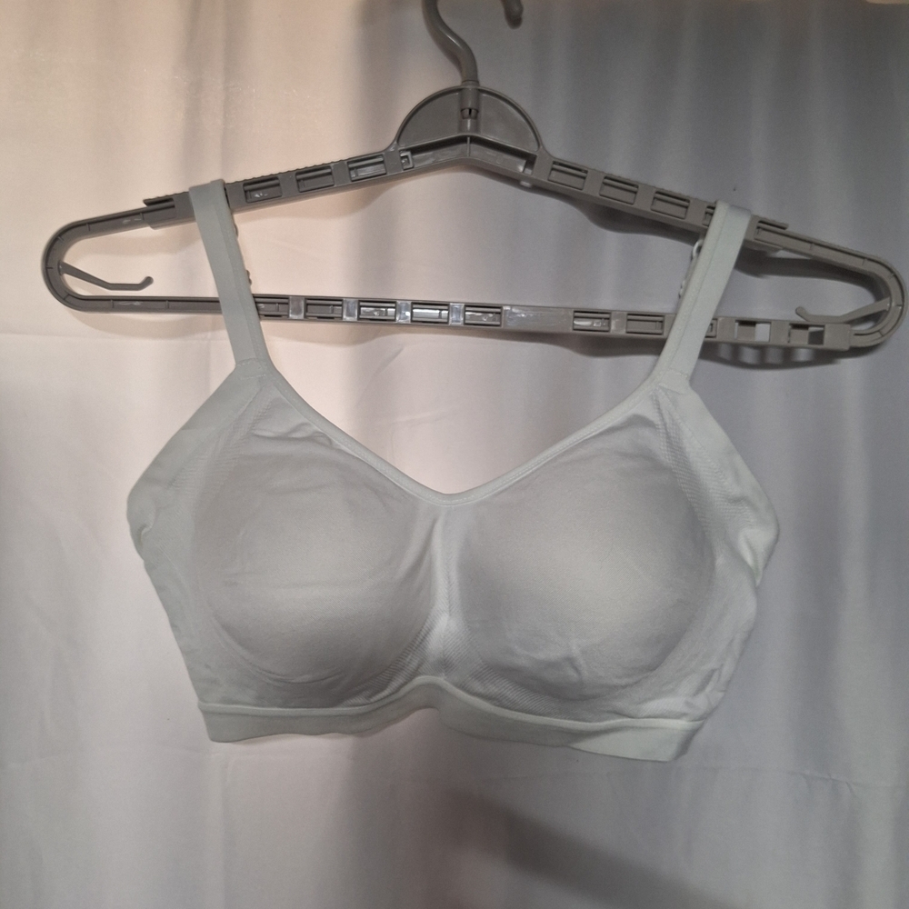 Warner's White Seamless Bra